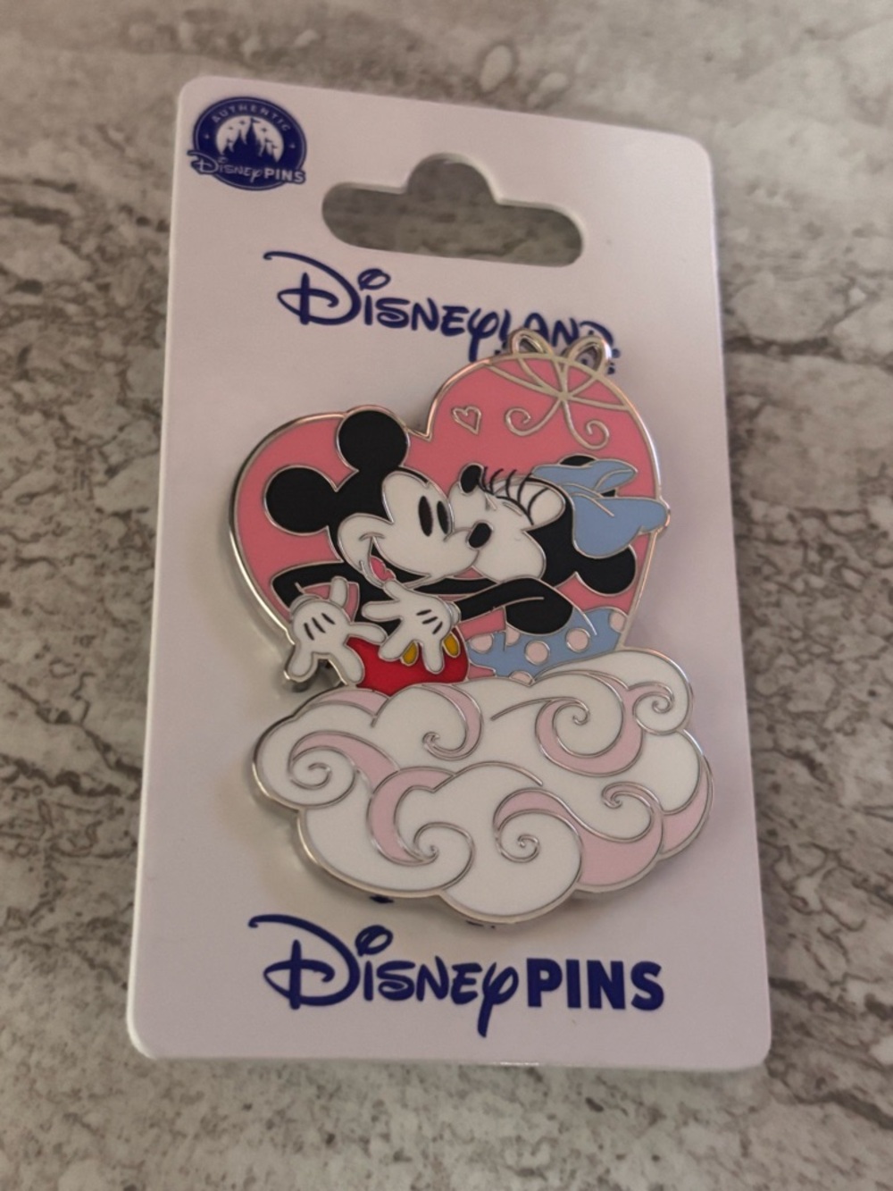 Disneyland Paris Mickey & Minnie Valentine's Day Heart Kissing 2026 Disney Pin